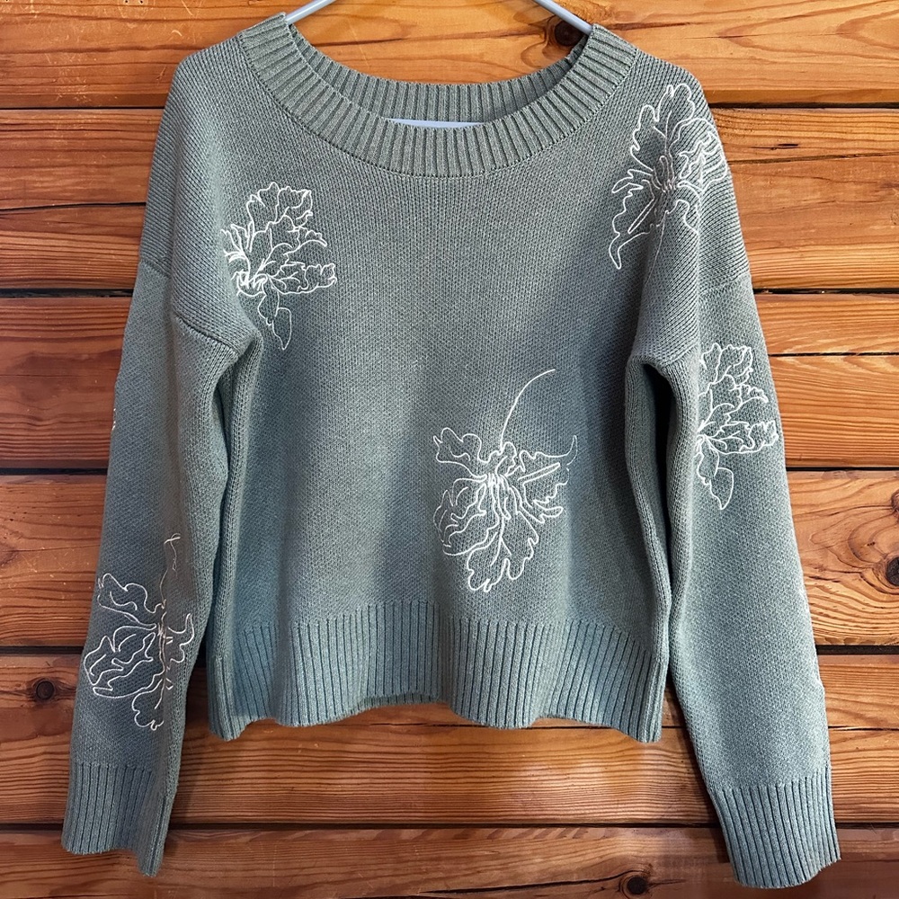 Green Floral Embroidered Women's Sweater